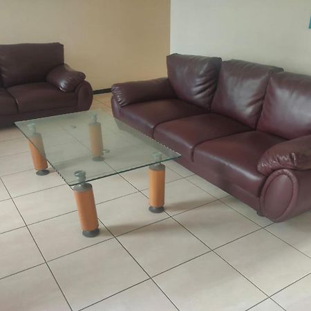 OYO 91209 Arjuna Residence Syariah Sby Surabaya Luaran gambar