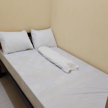 OYO 91209 Arjuna Residence Syariah Sby Surabaya Luaran gambar