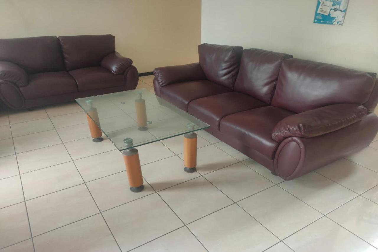 OYO 91209 Arjuna Residence Syariah Sby Surabaya Luaran gambar