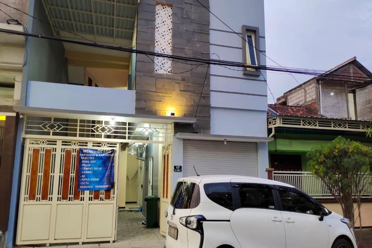 OYO 91209 Arjuna Residence Syariah Sby Surabaya Luaran gambar