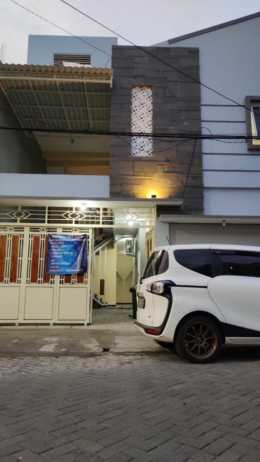 OYO 91209 Arjuna Residence Syariah Sby Surabaya Luaran gambar